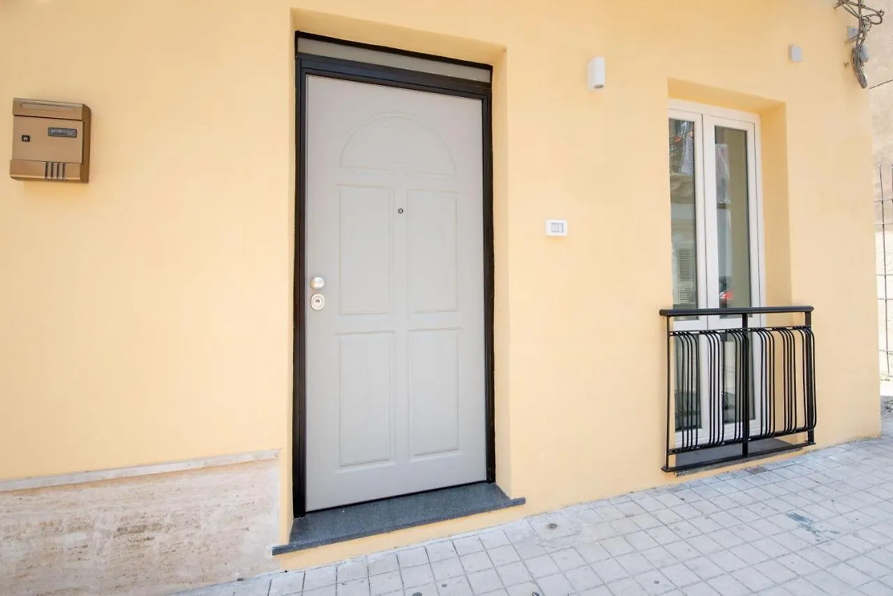 Avolio apartment Noto 0*,  Italia